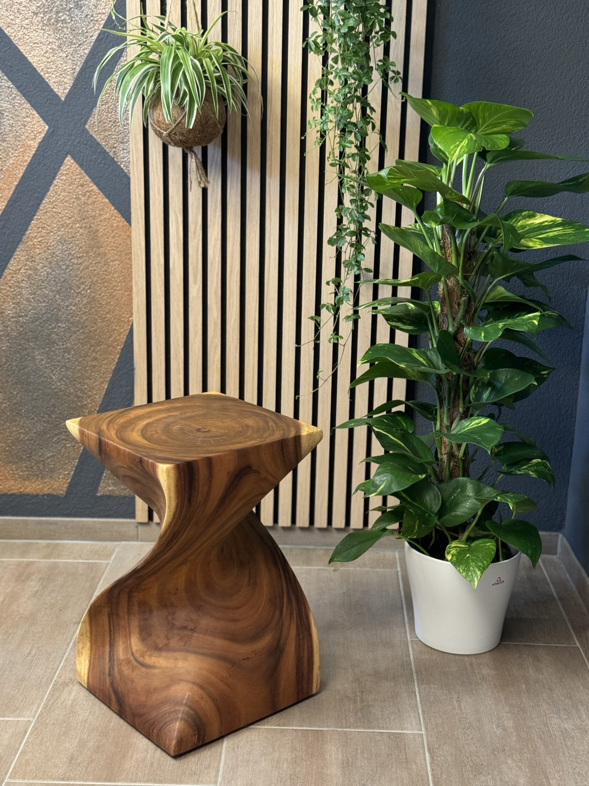 Suar Skulptur "Spiral"