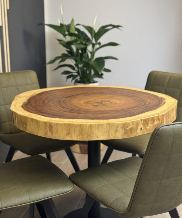 Baumscheiben Tisch aus Suar